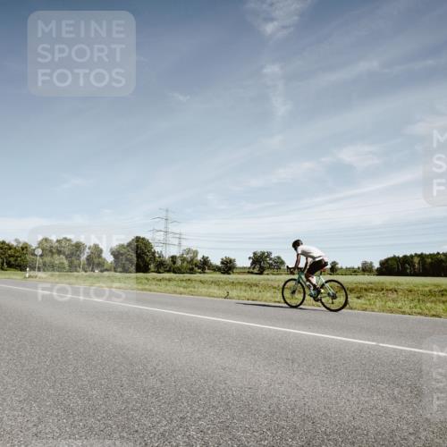 07.09.2025 - 19. Norderstedt Triathlon Michael Burmester http://msf.ph/oto/8858528 07.09.2025 12:33:26 Radfahren 1392 meine-sportfotos.de