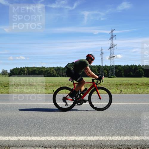 07.09.2025 - 19. Norderstedt Triathlon Michael Burmester http://msf.ph/oto/8858534 07.09.2025 13:12:54 Radfahren 344, 354 meine-sportfotos.de