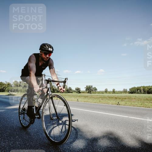 07.09.2025 - 19. Norderstedt Triathlon Michael Burmester http://msf.ph/oto/8858543 07.09.2025 15:40:41 Radfahren 418, 446, 929 meine-sportfotos.de