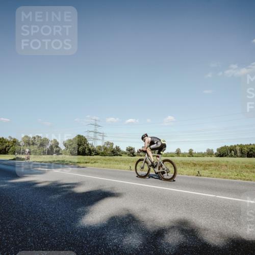 07.09.2025 - 19. Norderstedt Triathlon Michael Burmester http://msf.ph/oto/8858547 07.09.2025 15:40:42 Radfahren 418, 446, 929 meine-sportfotos.de