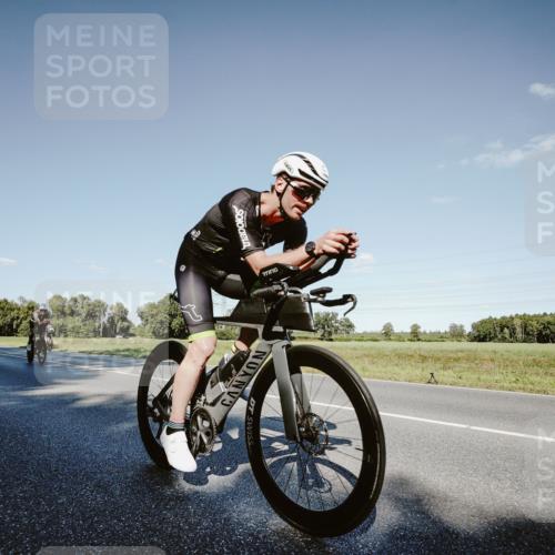 07.09.2025 - 19. Norderstedt Triathlon Michael Burmester http://msf.ph/oto/8858582 07.09.2025 15:40:58 Radfahren 448, 506, 513, 541, 952 meine-sportfotos.de