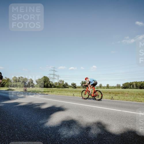 07.09.2025 - 19. Norderstedt Triathlon Michael Burmester http://msf.ph/oto/8858602 07.09.2025 15:41:04 Radfahren 448, 539, 942 meine-sportfotos.de