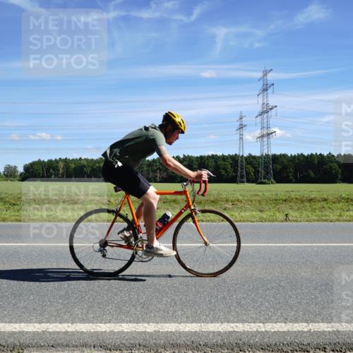 07.09.2025 - 19. Norderstedt Triathlon Michael Burmester http://msf.ph/oto/8858620 07.09.2025 13:13:38 Radfahren 325 meine-sportfotos.de
