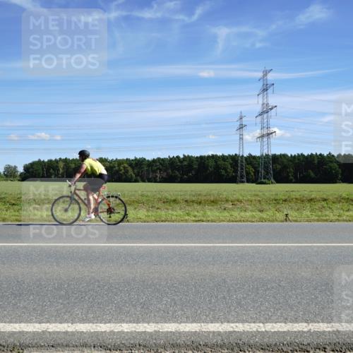 07.09.2025 - 19. Norderstedt Triathlon Michael Burmester http://msf.ph/oto/8858624 07.09.2025 13:13:42 Radfahren 325, 355 meine-sportfotos.de