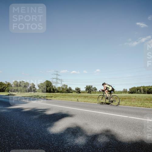 07.09.2025 - 19. Norderstedt Triathlon Michael Burmester http://msf.ph/oto/8858654 07.09.2025 15:41:23 Radfahren 396, 550, 864, 1413 meine-sportfotos.de