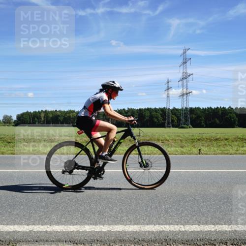 07.09.2025 - 19. Norderstedt Triathlon Michael Burmester http://msf.ph/oto/8858681 07.09.2025 13:14:57 Radfahren 1298 meine-sportfotos.de