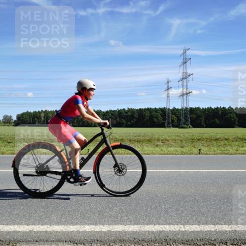 07.09.2025 - 19. Norderstedt Triathlon Michael Burmester http://msf.ph/oto/8858686 07.09.2025 13:15:00 Radfahren 242, 1298 meine-sportfotos.de