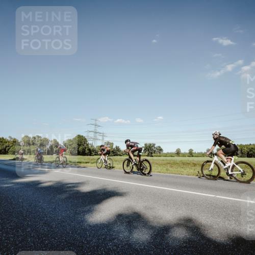 07.09.2025 - 19. Norderstedt Triathlon Michael Burmester http://msf.ph/oto/8858699 07.09.2025 15:41:49 Radfahren 870, 956, 1435 meine-sportfotos.de