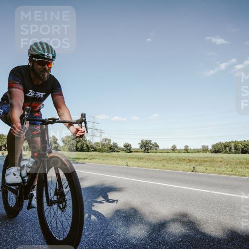 07.09.2025 - 19. Norderstedt Triathlon Michael Burmester http://msf.ph/oto/8858713 07.09.2025 15:41:51 Radfahren 432, 487, 870, 878, 956, 1435 meine-sportfotos.de