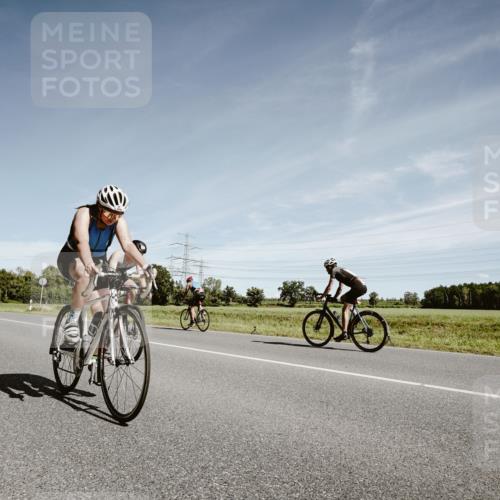 07.09.2025 - 19. Norderstedt Triathlon Michael Burmester http://msf.ph/oto/8858718 07.09.2025 12:35:19 Radfahren 218, 1243, 1277 meine-sportfotos.de