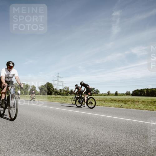 07.09.2025 - 19. Norderstedt Triathlon Michael Burmester http://msf.ph/oto/8858760 07.09.2025 12:35:36 Radfahren 189, 700, 1297 meine-sportfotos.de