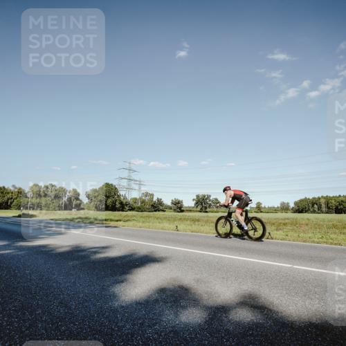 07.09.2025 - 19. Norderstedt Triathlon Michael Burmester http://msf.ph/oto/8858789 07.09.2025 15:42:24 Radfahren  meine-sportfotos.de