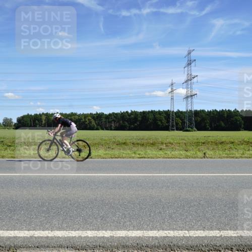 07.09.2025 - 19. Norderstedt Triathlon Michael Burmester http://msf.ph/oto/8858799 07.09.2025 13:17:23 Radfahren 335 meine-sportfotos.de