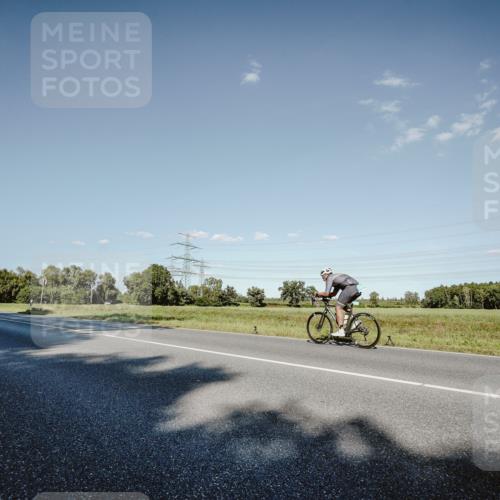 07.09.2025 - 19. Norderstedt Triathlon Michael Burmester http://msf.ph/oto/8858803 07.09.2025 15:42:34 Radfahren 520, 953 meine-sportfotos.de