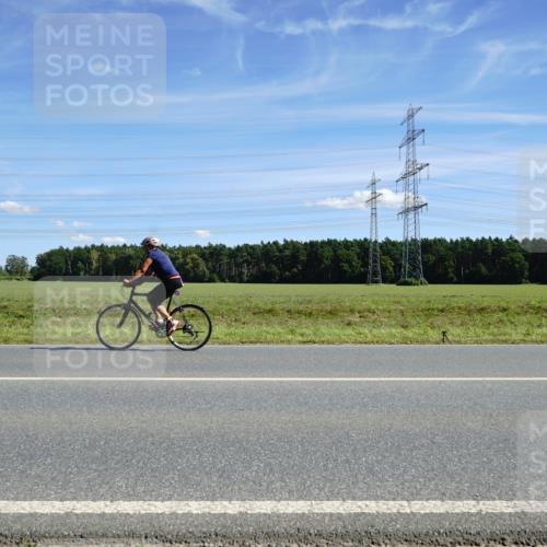 07.09.2025 - 19. Norderstedt Triathlon Michael Burmester http://msf.ph/oto/8858828 07.09.2025 13:17:55 Radfahren 799 meine-sportfotos.de