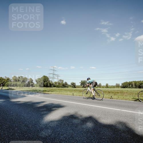 07.09.2025 - 19. Norderstedt Triathlon Michael Burmester http://msf.ph/oto/8858862 07.09.2025 15:43:00 Radfahren 497, 502, 1411 meine-sportfotos.de