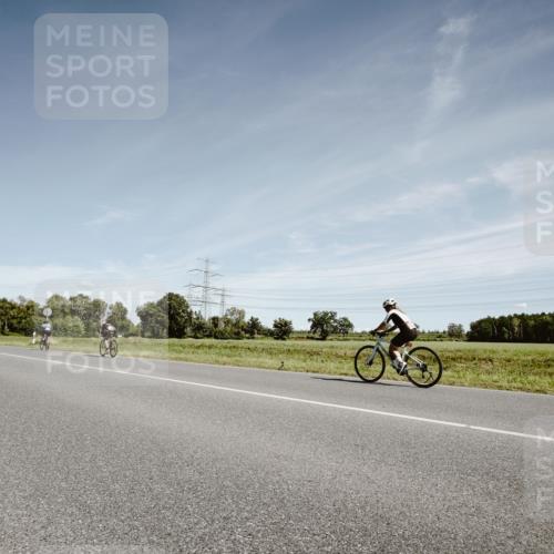 07.09.2025 - 19. Norderstedt Triathlon Michael Burmester http://msf.ph/oto/8858867 07.09.2025 12:36:34 Radfahren 249, 798, 825, 1338 meine-sportfotos.de