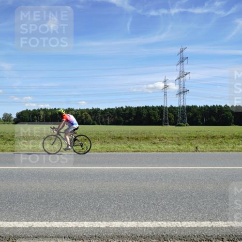 07.09.2025 - 19. Norderstedt Triathlon Michael Burmester http://msf.ph/oto/8858884 07.09.2025 13:19:23 Radfahren 349 meine-sportfotos.de