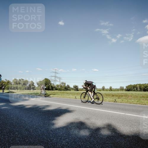 07.09.2025 - 19. Norderstedt Triathlon Michael Burmester http://msf.ph/oto/8858894 07.09.2025 15:43:12 Radfahren 873, 902, 1460 meine-sportfotos.de