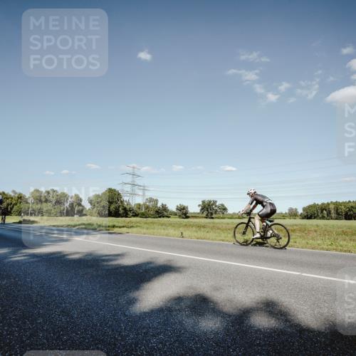07.09.2025 - 19. Norderstedt Triathlon Michael Burmester http://msf.ph/oto/8858907 07.09.2025 15:43:15 Radfahren 534, 873, 902, 937, 1460 meine-sportfotos.de