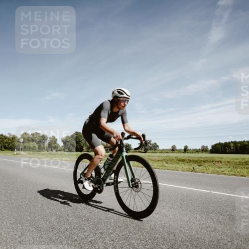 07.09.2025 - 19. Norderstedt Triathlon Michael Burmester http://msf.ph/oto/8858916 07.09.2025 12:37:32 Radfahren 220, 1234, 1373 meine-sportfotos.de