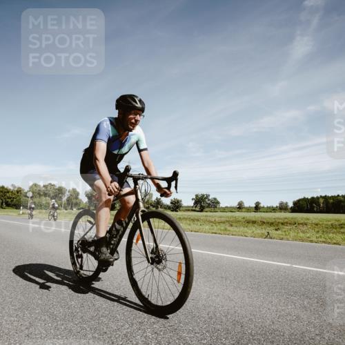 07.09.2025 - 19. Norderstedt Triathlon Michael Burmester http://msf.ph/oto/8858927 07.09.2025 12:37:35 Radfahren 219, 220 meine-sportfotos.de