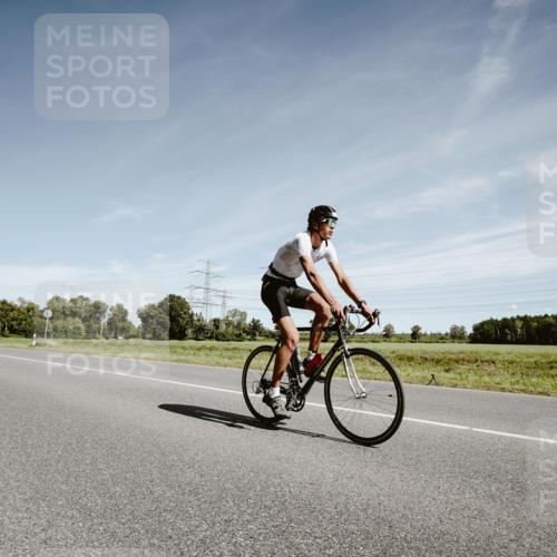 07.09.2025 - 19. Norderstedt Triathlon Michael Burmester http://msf.ph/oto/8858937 07.09.2025 12:37:40 Radfahren 219, 701, 789, 814 meine-sportfotos.de