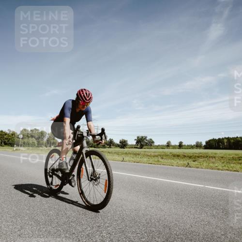 07.09.2025 - 19. Norderstedt Triathlon Michael Burmester http://msf.ph/oto/8858944 07.09.2025 12:37:49 Radfahren 208, 1292 meine-sportfotos.de