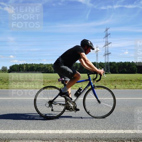 07.09.2025 - 19. Norderstedt Triathlon Michael Burmester http://msf.ph/oto/8858950 07.09.2025 13:20:45 Radfahren 333, 358 meine-sportfotos.de