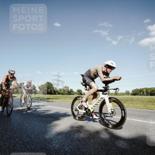 07.09.2025 - 19. Norderstedt Triathlon Michael Burmester http://msf.ph/oto/8858952 07.09.2025 15:43:30 Radfahren 493, 519, 547, 903, 949, 957, 1410, 1437, 1486 meine-sportfotos.de