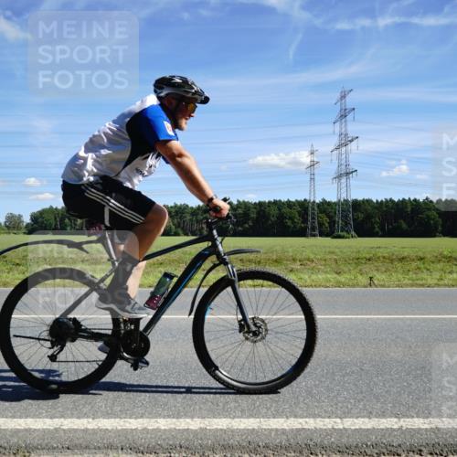 07.09.2025 - 19. Norderstedt Triathlon Michael Burmester http://msf.ph/oto/8858968 07.09.2025 13:21:07 Radfahren 314, 339 meine-sportfotos.de