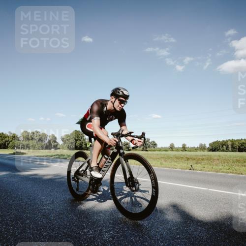 07.09.2025 - 19. Norderstedt Triathlon Michael Burmester http://msf.ph/oto/8858974 07.09.2025 15:43:36 Radfahren 399, 493, 546, 1420 meine-sportfotos.de