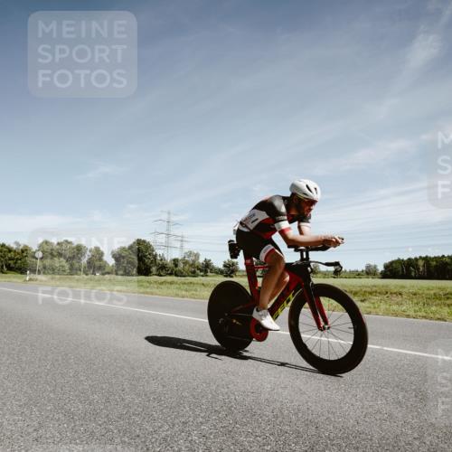 07.09.2025 - 19. Norderstedt Triathlon Michael Burmester http://msf.ph/oto/8858990 07.09.2025 12:38:24 Radfahren 712, 732 meine-sportfotos.de