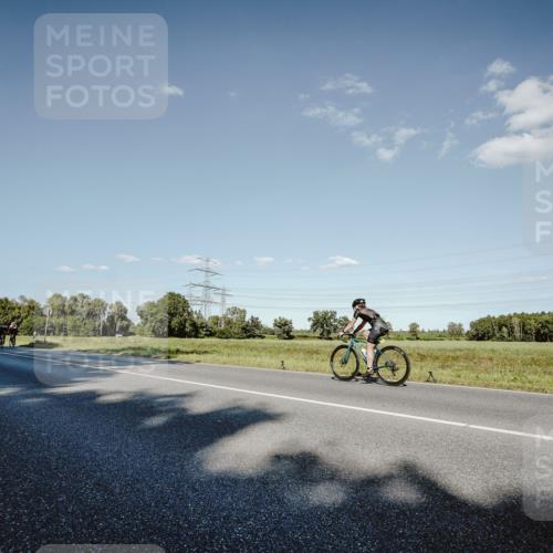 07.09.2025 - 19. Norderstedt Triathlon Michael Burmester http://msf.ph/oto/8859015 07.09.2025 15:43:56 Radfahren 507, 544 meine-sportfotos.de