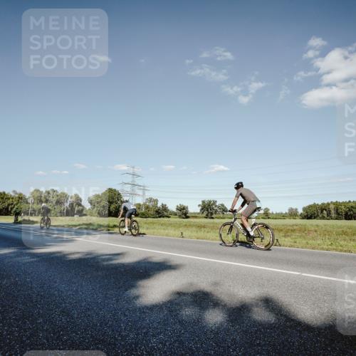 07.09.2025 - 19. Norderstedt Triathlon Michael Burmester http://msf.ph/oto/8859043 07.09.2025 15:44:04 Radfahren 490 meine-sportfotos.de