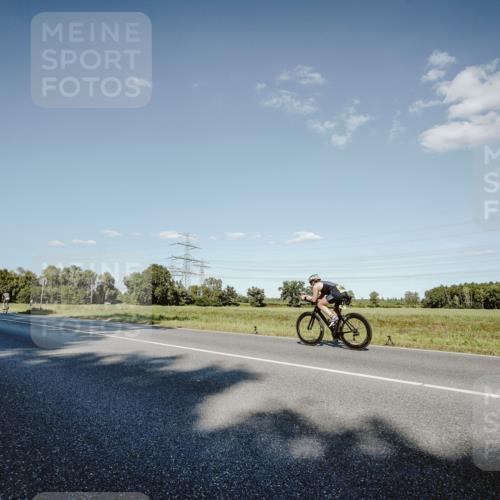 07.09.2025 - 19. Norderstedt Triathlon Michael Burmester http://msf.ph/oto/8859050 07.09.2025 15:44:08 Radfahren 490 meine-sportfotos.de