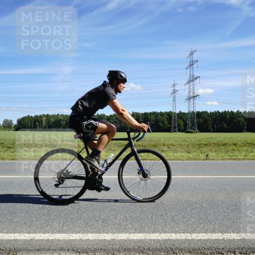 07.09.2025 - 19. Norderstedt Triathlon Michael Burmester http://msf.ph/oto/8859054 07.09.2025 13:25:24 Radfahren 320 meine-sportfotos.de