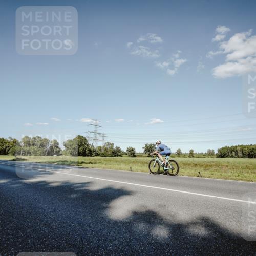 07.09.2025 - 19. Norderstedt Triathlon Michael Burmester http://msf.ph/oto/8859060 07.09.2025 15:44:14 Radfahren 467, 525, 866, 1495 meine-sportfotos.de