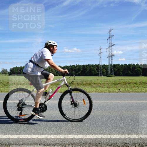 07.09.2025 - 19. Norderstedt Triathlon Michael Burmester http://msf.ph/oto/8859064 07.09.2025 13:25:32 Radfahren 708 meine-sportfotos.de