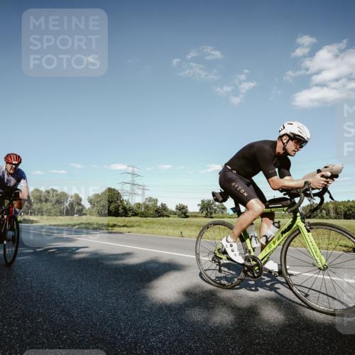 07.09.2025 - 19. Norderstedt Triathlon Michael Burmester http://msf.ph/oto/8859067 07.09.2025 15:44:18 Radfahren 542, 866, 884, 936, 1495 meine-sportfotos.de