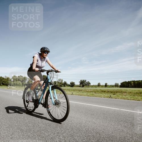 07.09.2025 - 19. Norderstedt Triathlon Michael Burmester http://msf.ph/oto/8859072 07.09.2025 12:39:12 Radfahren 1382 meine-sportfotos.de
