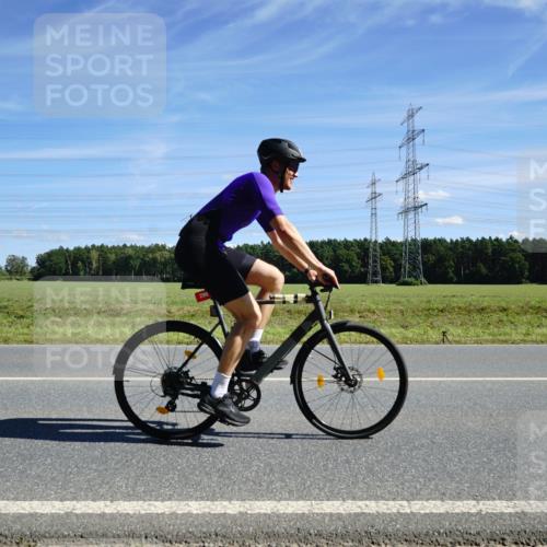 07.09.2025 - 19. Norderstedt Triathlon Michael Burmester http://msf.ph/oto/8859073 07.09.2025 13:26:02 Radfahren 298 meine-sportfotos.de