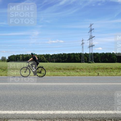 07.09.2025 - 19. Norderstedt Triathlon Michael Burmester http://msf.ph/oto/8859078 07.09.2025 13:26:23 Radfahren 341 meine-sportfotos.de