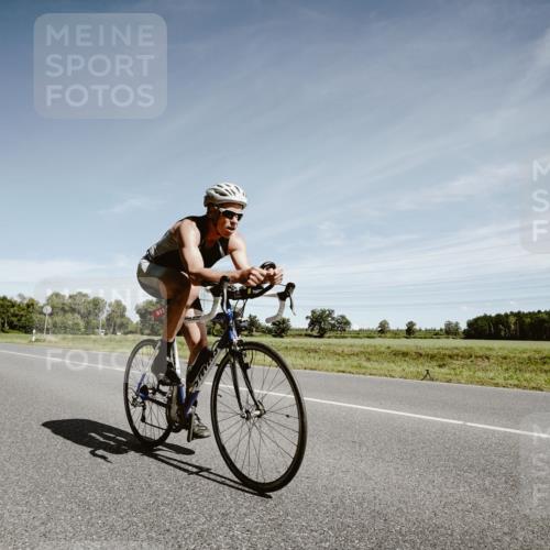 07.09.2025 - 19. Norderstedt Triathlon Michael Burmester http://msf.ph/oto/8859079 07.09.2025 12:39:16 Radfahren 813 meine-sportfotos.de