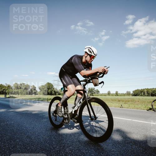07.09.2025 - 19. Norderstedt Triathlon Michael Burmester http://msf.ph/oto/8859088 07.09.2025 15:44:30 Radfahren 492, 945, 1512 meine-sportfotos.de