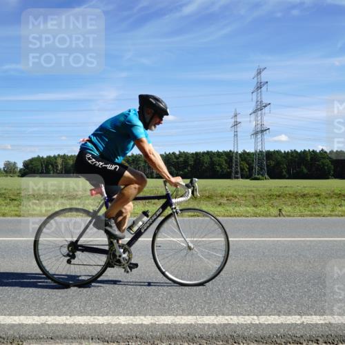 07.09.2025 - 19. Norderstedt Triathlon Michael Burmester http://msf.ph/oto/8859096 07.09.2025 13:26:53 Radfahren 1352 meine-sportfotos.de