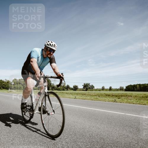 07.09.2025 - 19. Norderstedt Triathlon Michael Burmester http://msf.ph/oto/8859104 07.09.2025 12:39:56 Radfahren 1235 meine-sportfotos.de