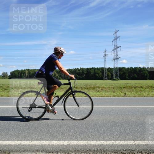 07.09.2025 - 19. Norderstedt Triathlon Michael Burmester http://msf.ph/oto/8859106 07.09.2025 13:27:36 Radfahren 328, 350 meine-sportfotos.de