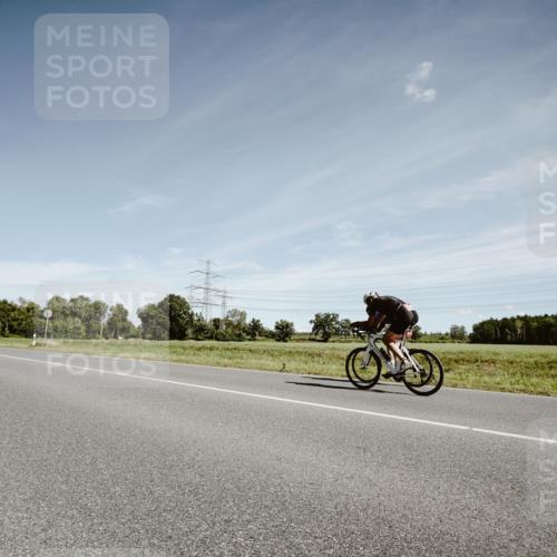 07.09.2025 - 19. Norderstedt Triathlon Michael Burmester http://msf.ph/oto/8859110 07.09.2025 12:40:17 Radfahren 1256 meine-sportfotos.de