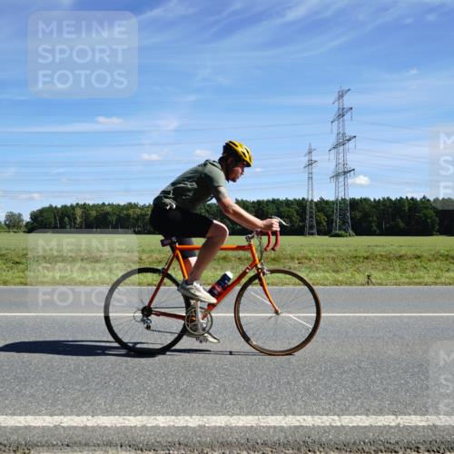 07.09.2025 - 19. Norderstedt Triathlon Michael Burmester http://msf.ph/oto/8859115 07.09.2025 13:28:14 Radfahren 325 meine-sportfotos.de
